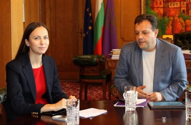 Даниел Панов и Ева Паунова обсъдиха професионалното образование в региона