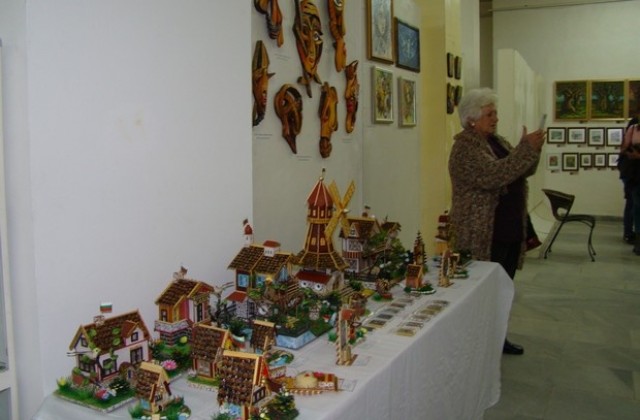 Великденска изложба-базар на КДК в Димитровград