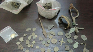 Иззеха над 400 антични предмети от иманяр