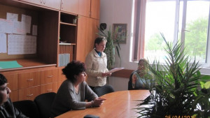 Тинейджъри родители и учители обсъждаха ранните бракове в Стралджа