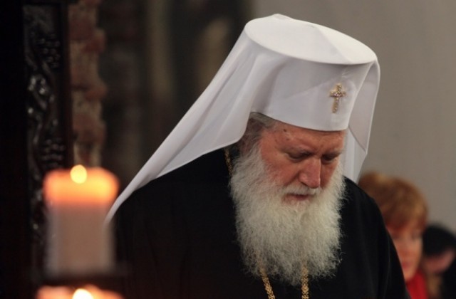 Българският патриарх ще „умие нозете“ на 12 деца