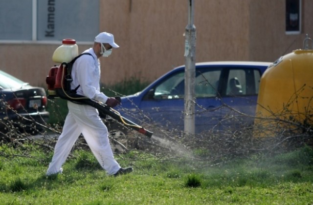 Обработват тревните площи срещу кърлежи в община Тунджа