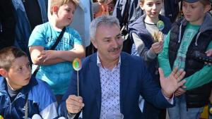 Златко Живков участва в украсяването на перашки