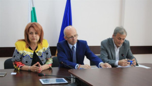 Областна администрация и Надежда и домове за децата с меморандум