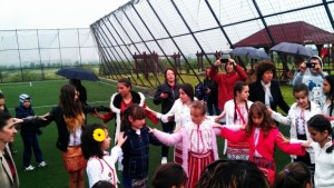 Българи посетиха сънародници в Румъния за Лазаровден