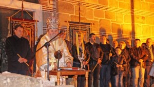 Близо 3000 жители и гости на Велико Търново посрещнаха Христовото