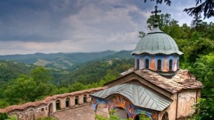 Красотите на България Соколският манастир