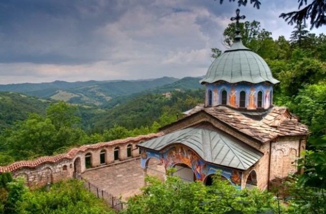 Красотите на България - Соколският манастир