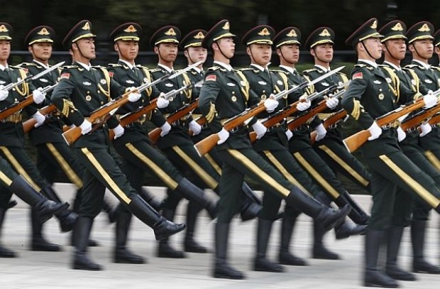 Китайската армия измисли ефектен начин за набиране на наборници (ВИДЕО)