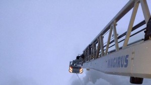 Гасенето на пожара унищожил покрив на жилищна сграда в Дряново