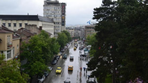 Главната търновска улица Васил Левски остава двупосочна до края на