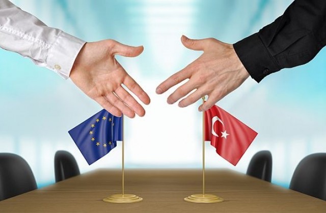 ЕК предложи да отпаднат визите за турци
