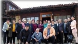 Веселин Маринов зарадва пенсионери в Котел