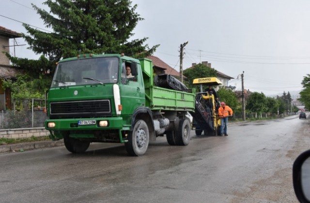 Започна изкърпването на дупки по уличната мрежа в община Г. Оряховица