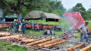 Алианите празнуват Хадерлес край с Широка поляна