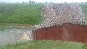 Евакуираха хора от две села