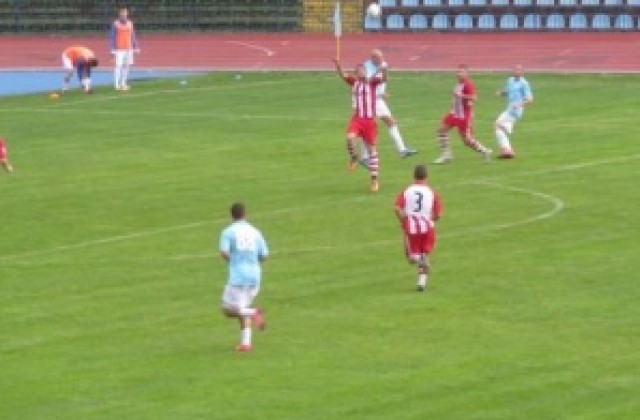 Последният в класирането отложи празненствата в Русе