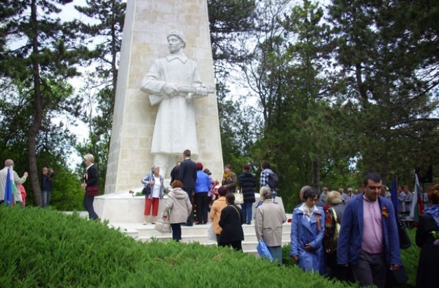 Общоградско поклонение и концерти за 9 май в Добрич