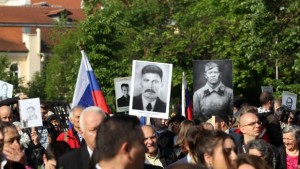 Безсмъртният полк марширува за пръв път и в България СНИМКИ