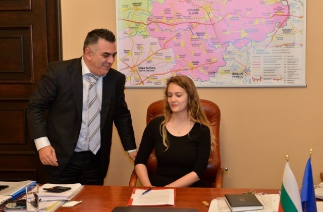 Симона Мокрева е кмет за един ден