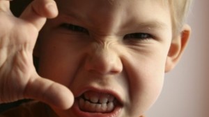 Детски психолог Момчетата са побуйни в училище момичетата вкъщи