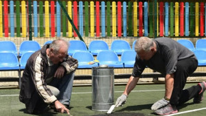Почистиха баскетболната площадка в кв Колю Фичето станала обект на