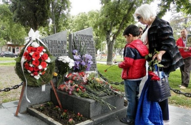 Девети май в Несебър и Поморие