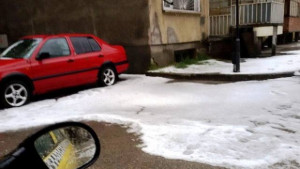 Порой и силна градушка удариха Ловеч