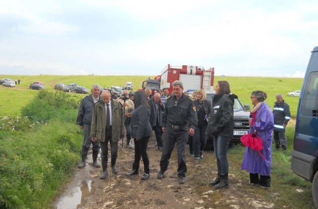 Министри газиха в калта край язовири във врачанско