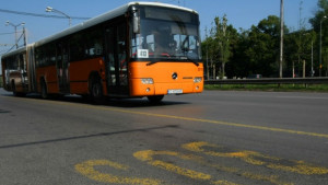 Полицията с акция срещу движението на автомобили в бус лентите