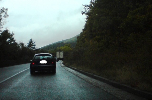 Отклоняват движението за Ботевград през с. Ребърково