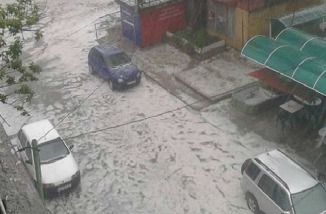 Ловеч се възстановява след градушката и пороя
