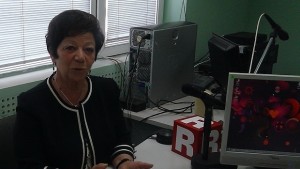 Божана Апостолова Имам змийски език но казвам истината
