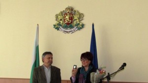 Областната управа получи отличие за подкрепата си за читалищата