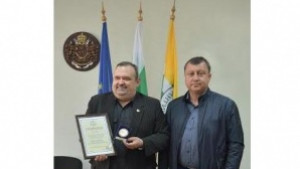 Кметът на Павликени получи почетния знак на Съюза на българските