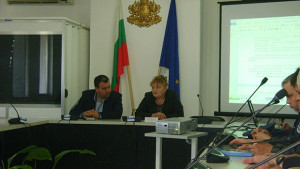 Предстоят аварийни дейности по укрепване на преливника на язовир Рогозен