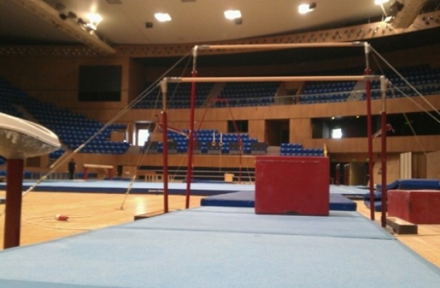 Дворецът на културата и спорта готов за Световната купа по спортна гимнастика (СНИМКИ)