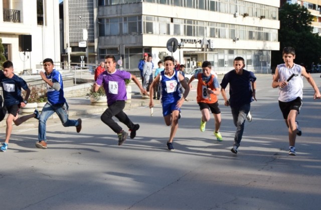 12 отбора премериха сили в 49-та щафетна обиколка на Горна Оряховица