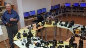 Впечатляваща колекция от фотоапарати показаха в НУ Христо Ботев