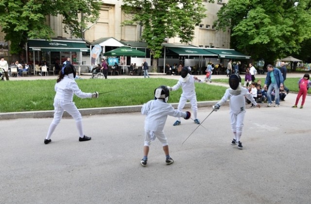 Атрактивна демонстрация направиха деца от единствения клуб по фехтовка в Плевен