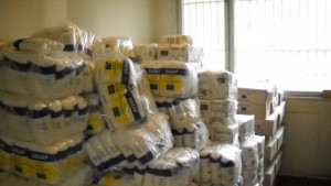 365 жители на община Дупница получават храни от БЧК