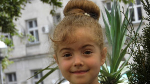 Шестгодишната Елица на полуфинал на България търси талант