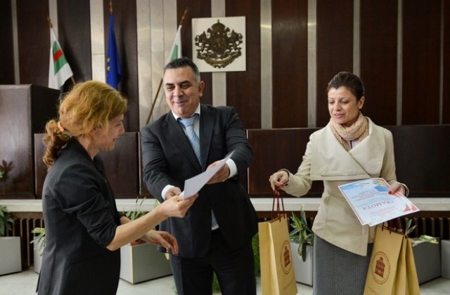 Наградиха педагогическите специалисти