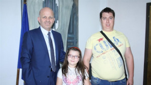 Увеличават се парите събрани за лечението на 7годишната Диди