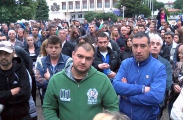 Проверяват законността на три търговски обекта в Раднево