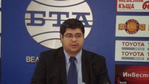 Вероятността от предсрочни избори е над 50 прогнозира Николай Петров