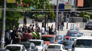 Задържаха 9 участници в свада между фамилии пред Съдебната палата