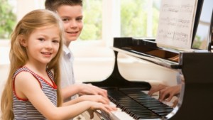 30 млади пианисти и цигулари ще мерят сили на състезание