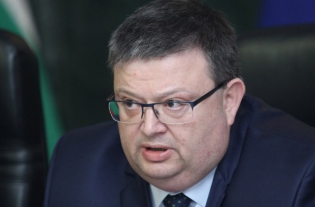 Цацаров критикува идеята за проверки с полиграф на магистратите