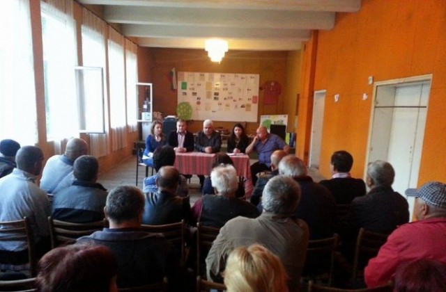 Стефан Радев: Приоритет за общината са и селата